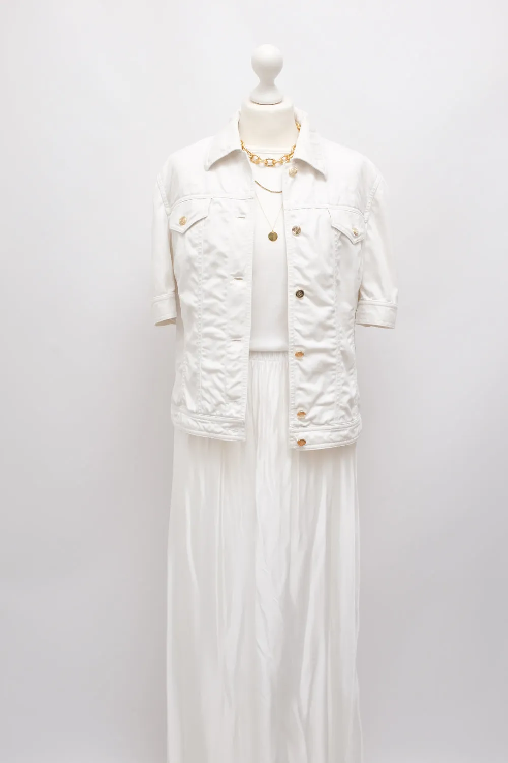 ESCADA WHITE SHORT ARM DENIM JACKET