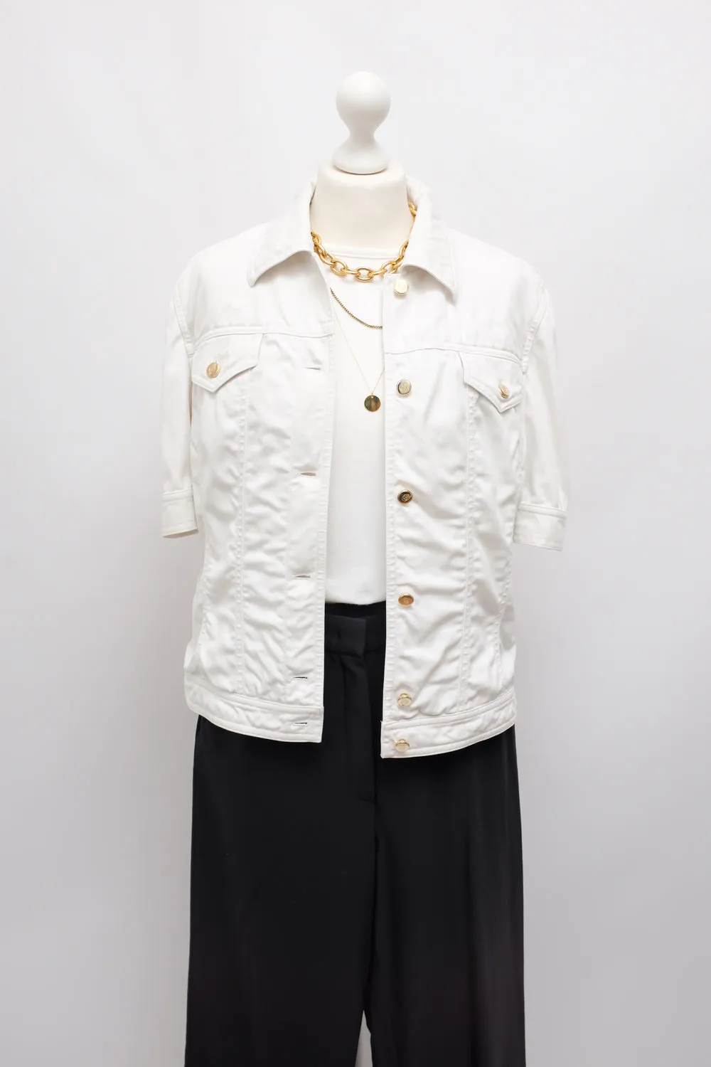 ESCADA WHITE SHORT ARM DENIM JACKET