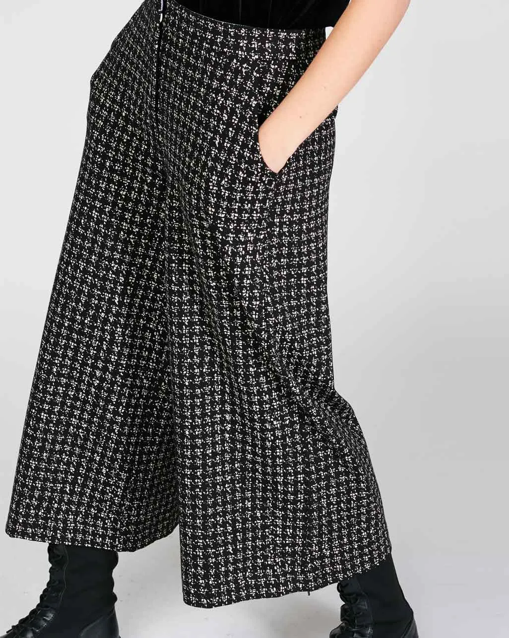 Houndstooth Pleated Wide Leg Trousers